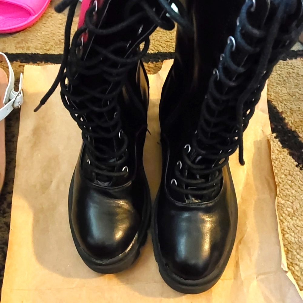 Girl boots